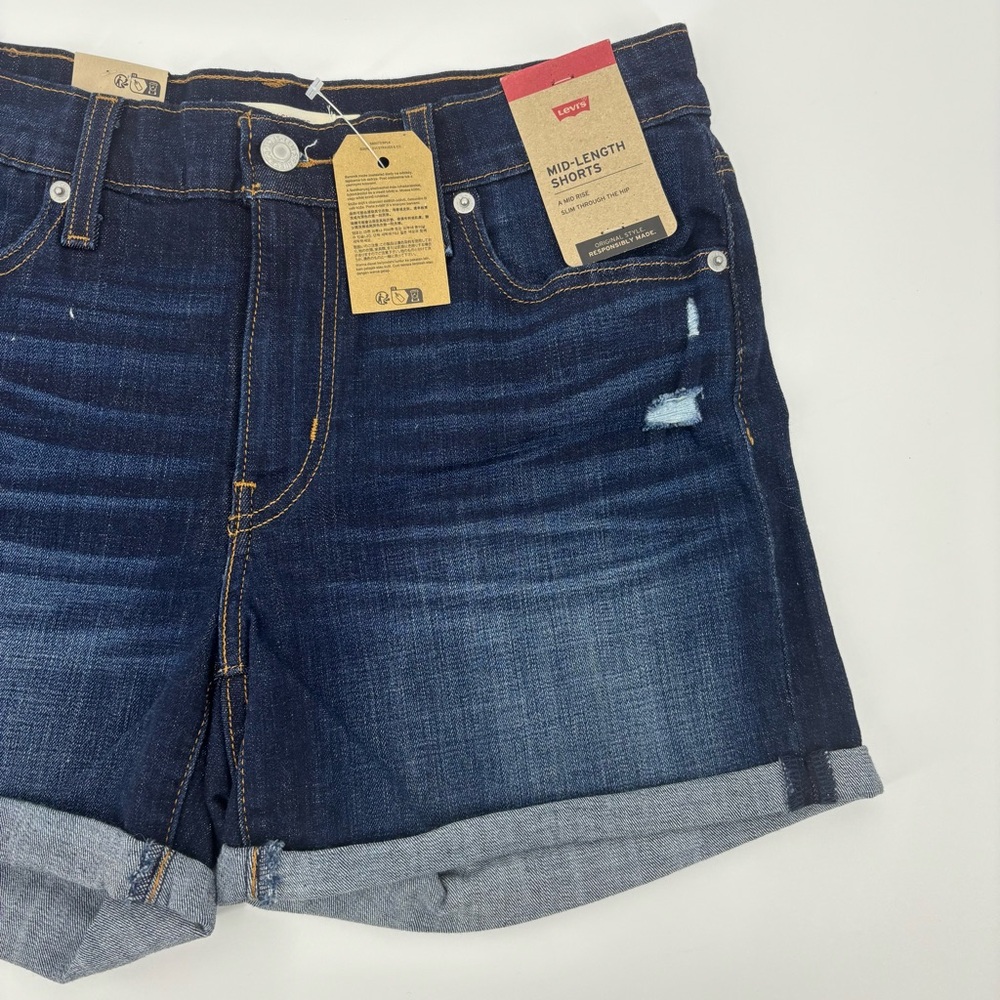 Levi’s Mid Length Shorts - Picture 3 of 12